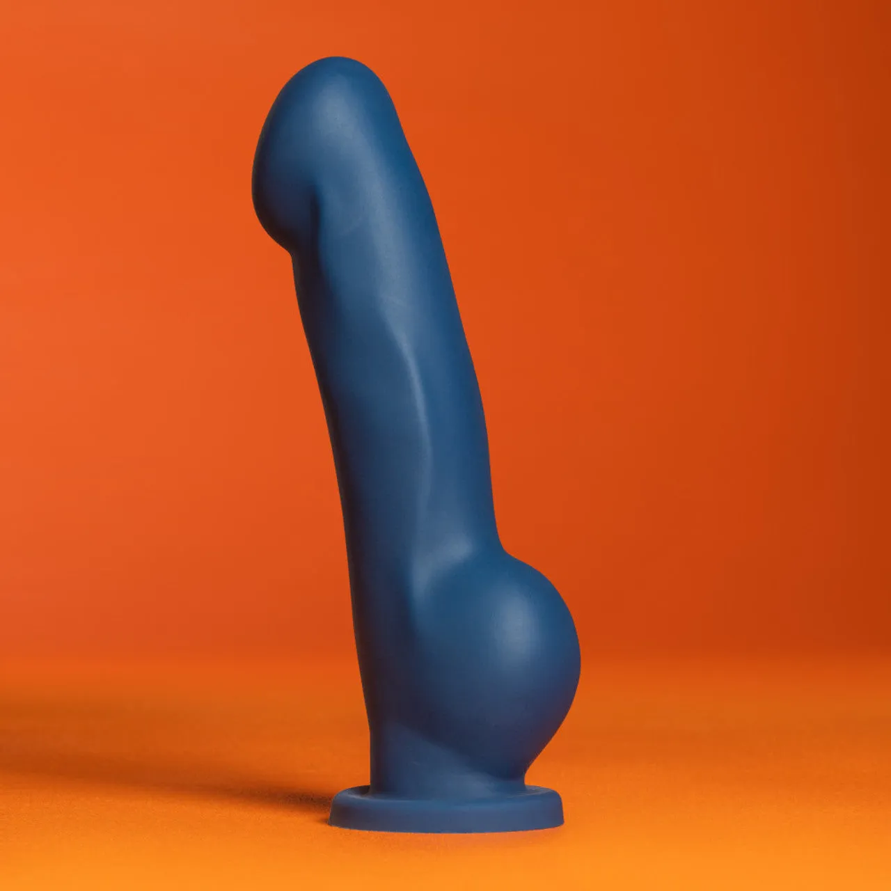 Avant D8 Ergo Indigo Silicone Dildo