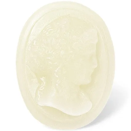 La Promeneuse Wax Cameo Set