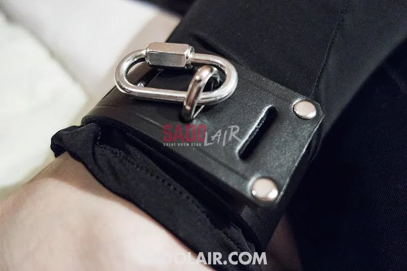Leather wrist cuffs “Simplex”